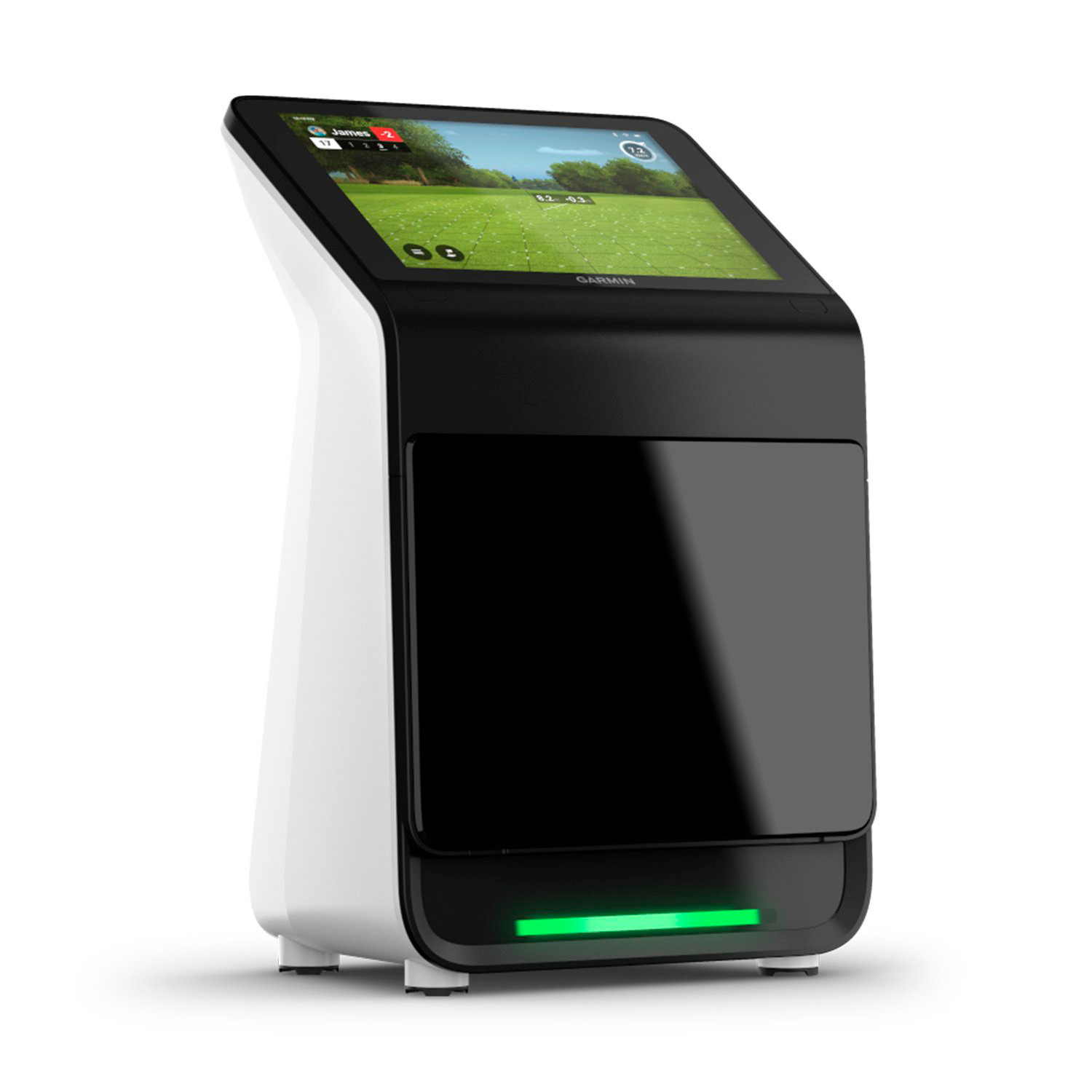 Svart och vit Garmin-golfsimulator med pekskärm som visar en golfbana och poäng, placerad på vit bakgrund.