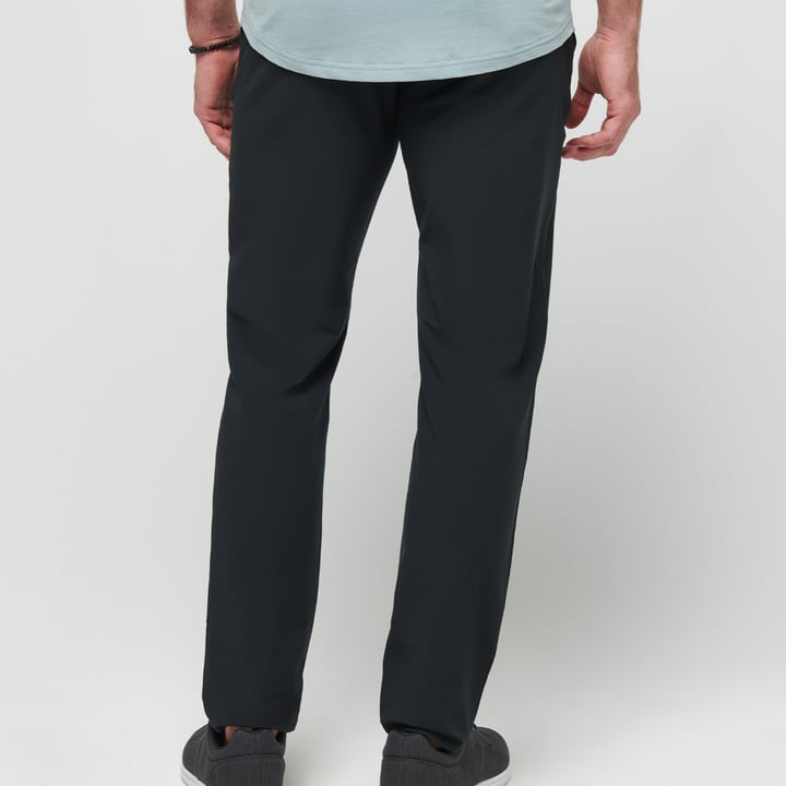 OTC Tech Chino Svart Travis Mathew